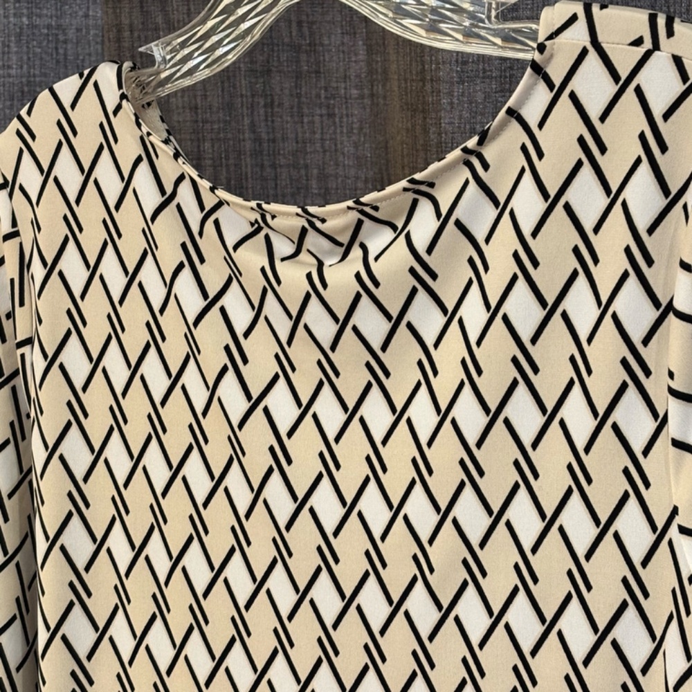 Liz Claiborne Women's Top SZ Small Beige and Black 3/4 Sleeve - Picture 7 of 10